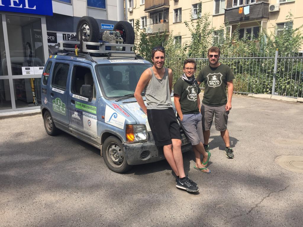 Amigo Hostel Almaty Bagian luar foto